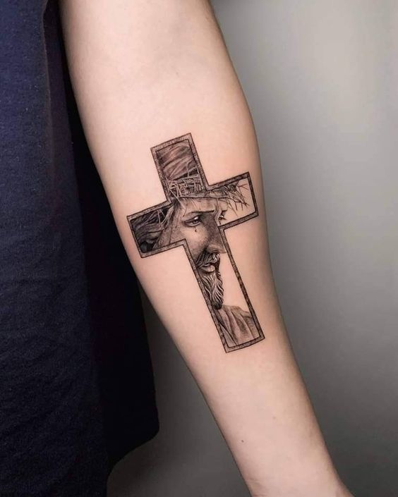 mãn nhãn với mẫu tattoo thánh giá độc đáo