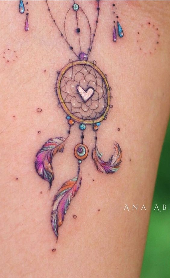 màu sắc tinh xảo trong mẫu tattoo chuông gió cực đẹp