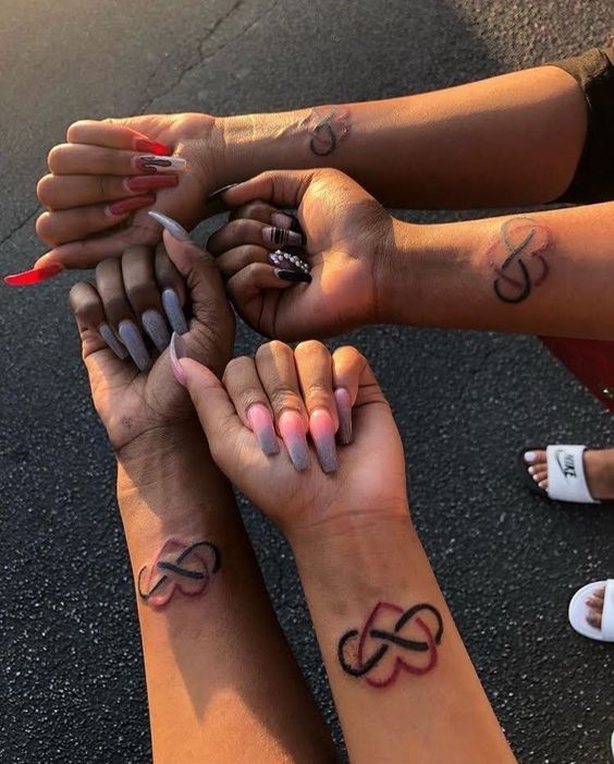 mẫu tattoo nhóm siêu sáng tạo