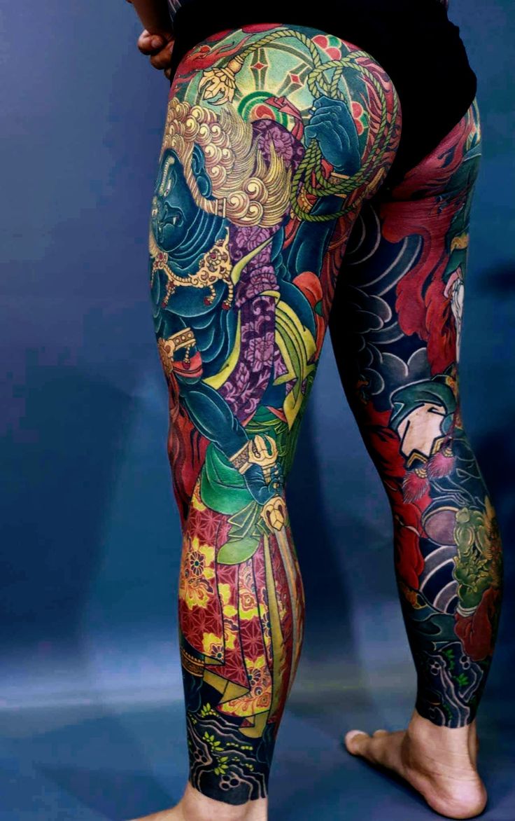 mẫu tattoo full hai chân màu sắc