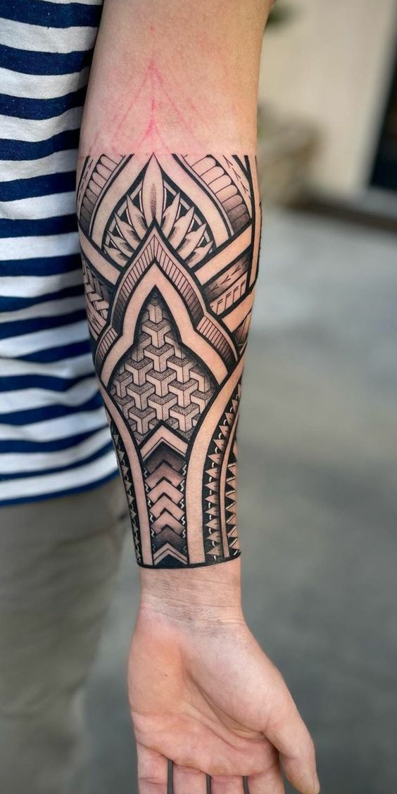 mẫu tattoo họa tiết tạo cảm giác mạnh mẽ