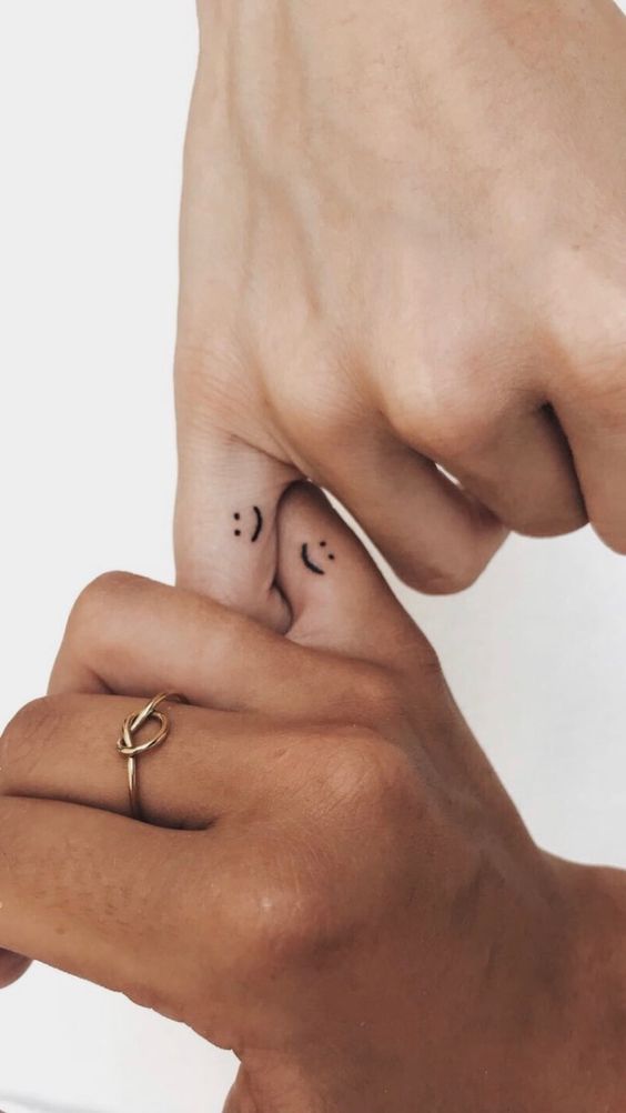 mẫu tattoo icon mặt cười đôi