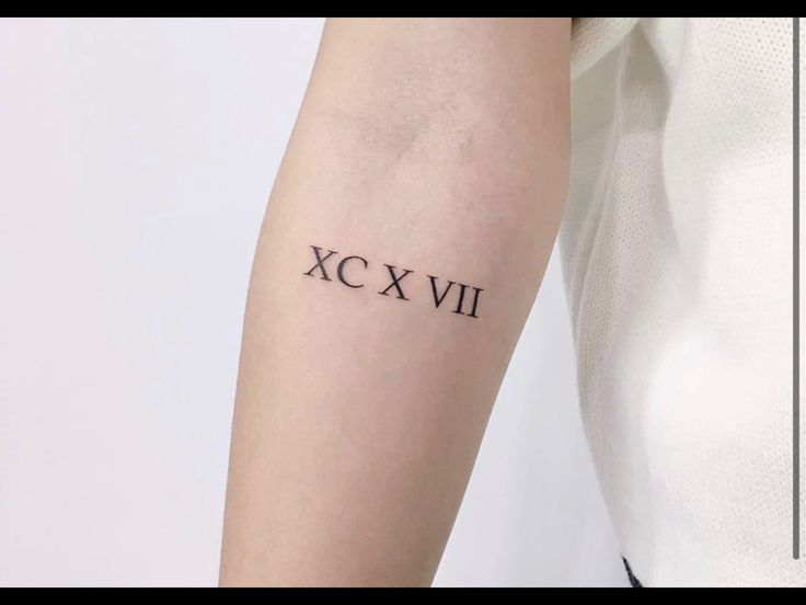 mẫu tattoo kí tự la mã đơn giản