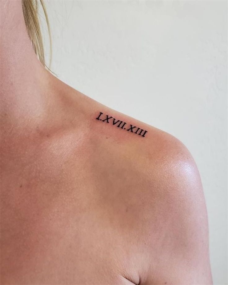 mẫu tattoo la mã mini ở vai