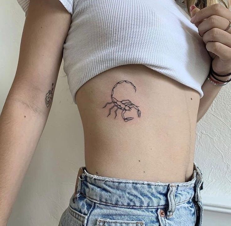 mẫu căm bọ cạp ở mạn sườn