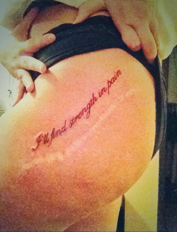 mẫu xăm che sẹo trên đùi cho nữ