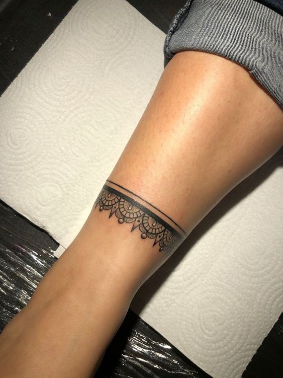mẫu xăm henna ở cẳng tay mẫu xăm henna ở cẳng tay
