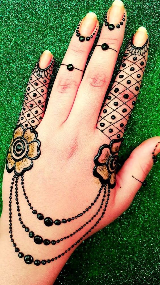 mẫu xăm henna với 2 bông hoa lớn mẫu xăm henna với 2 bông hoa lớn