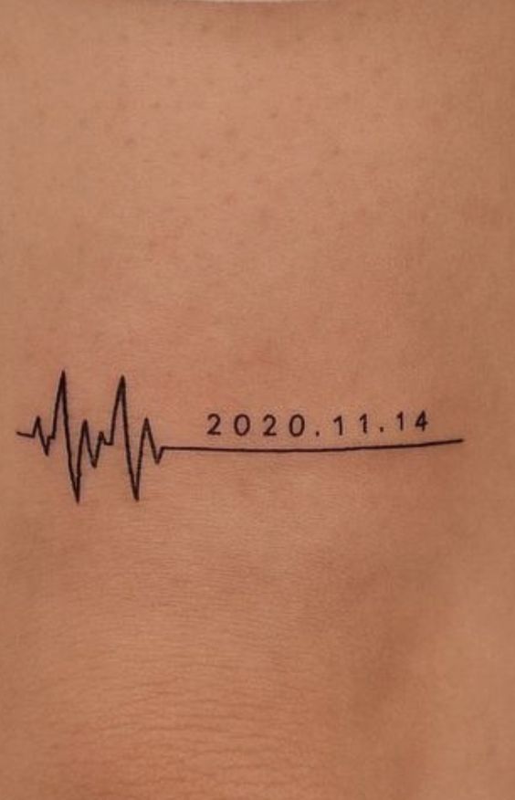 mẫu xăm nhịp tim kết hợp ngày sinh