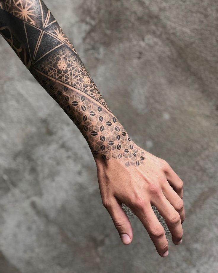 nét độc đáo và cá tính của mẫu tattoo cẳng tay