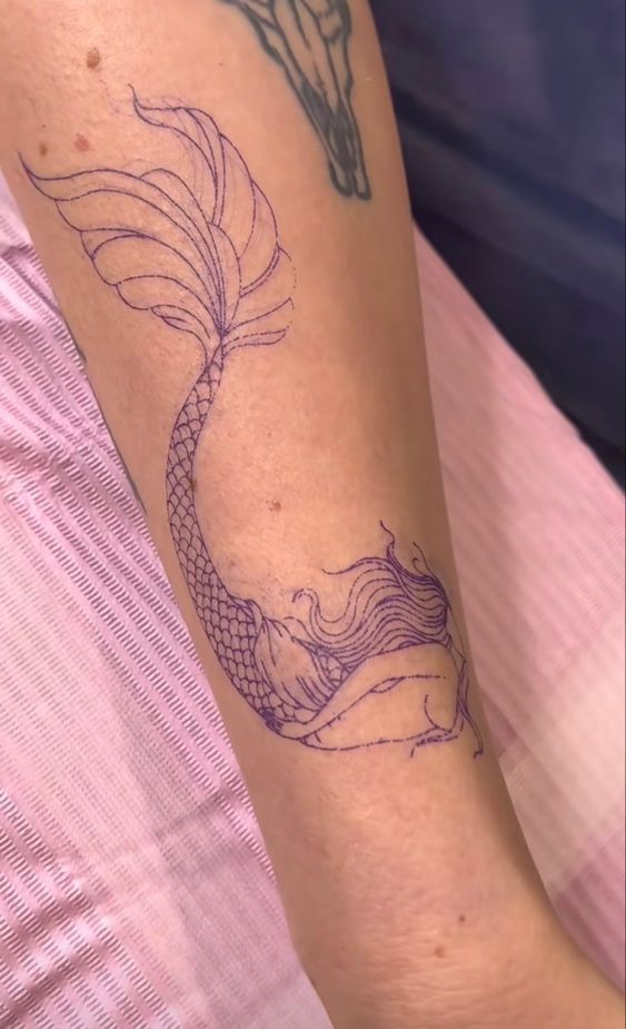 nét vẽ đơn giản tattoo nàng tiên cá