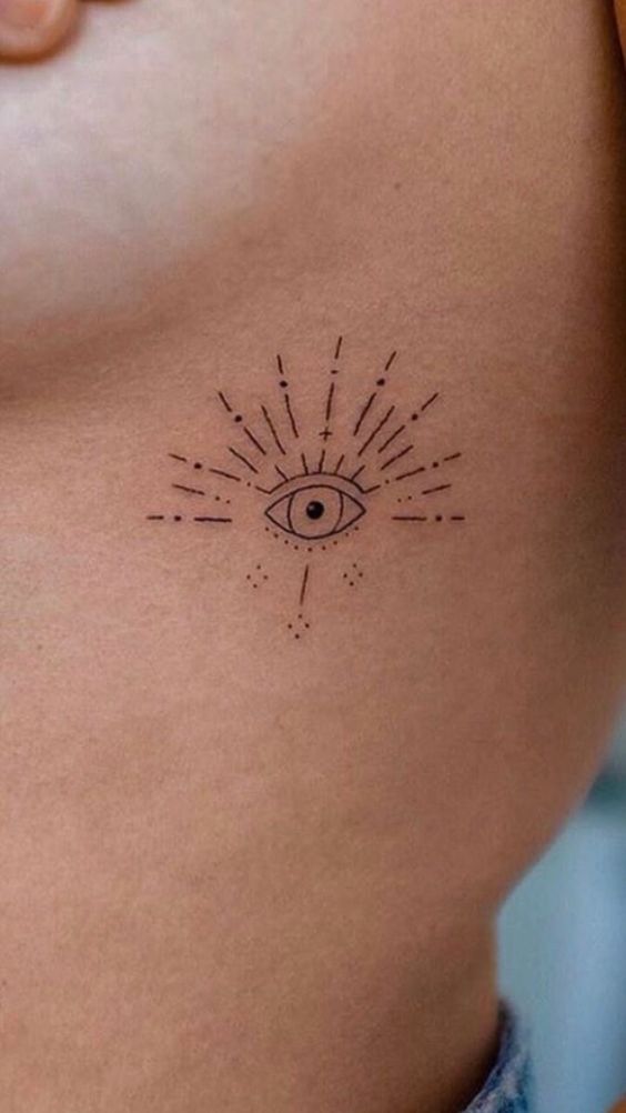 sức hút đặc biệt từ mẫu tattoo con mắt mini