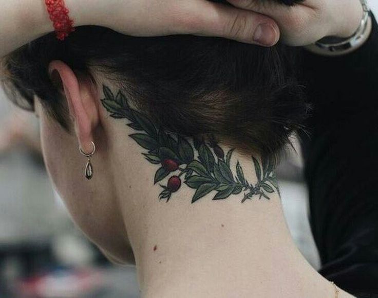 tattoo chiếc lá sau gáy