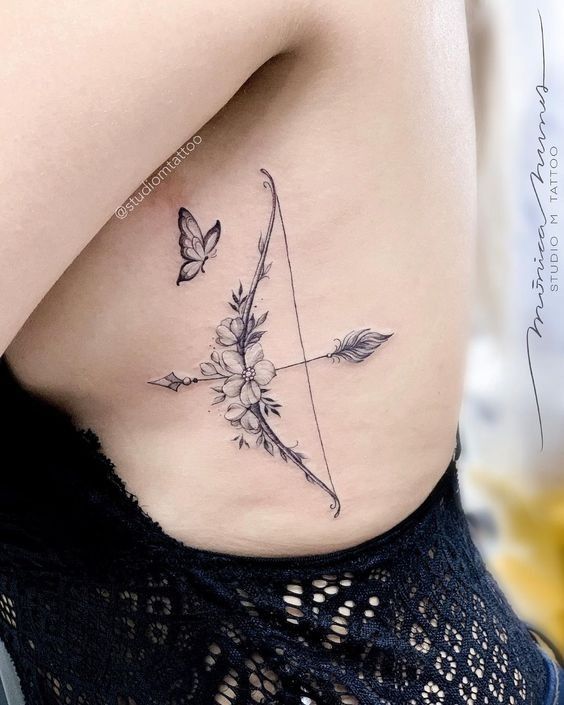 tattoo cung tên ở mạn sườn