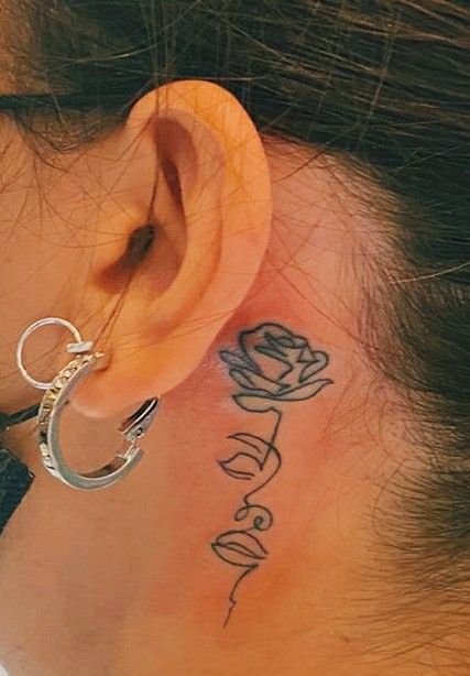 tatto hoa hồng đen mini cực chất cho khách