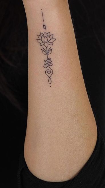 tatto hoa sen mini tinh tế