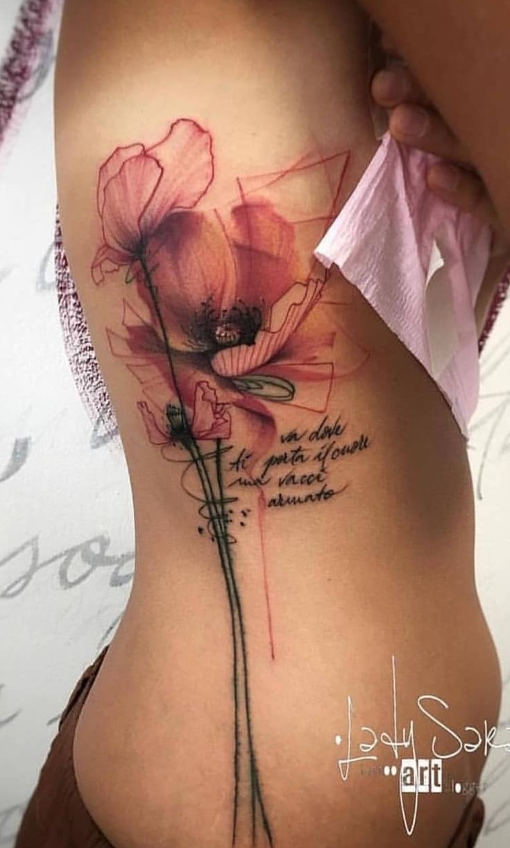 tattoo hoa thú vị ở mạn sườn