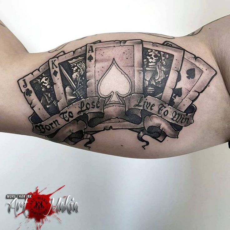 tattoo các lá bài ở bắp tay cực đẹp