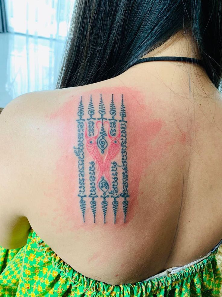 tattoo chữ khmer cực chiến ở sau lưng