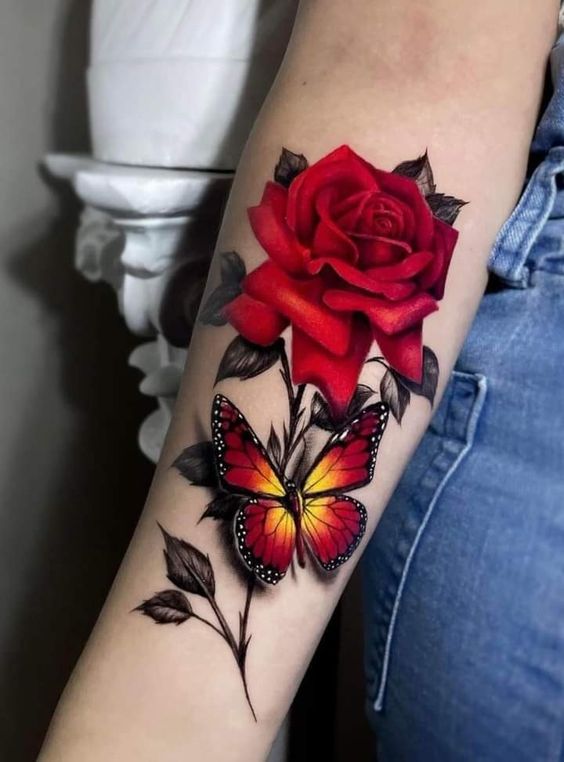 Tattoo hoa hồng và bướm dành cho nữ