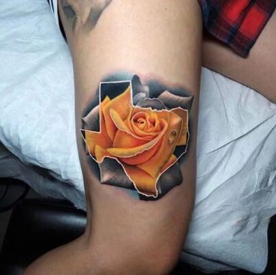 Tattoo hoa hồng vàng thể hiện sự cá tính