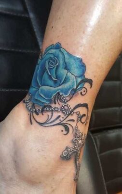 Tattoo hoa hồng xanh cho nữ