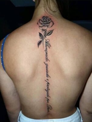 tattoo hoa kết phù hợp với chữ ở