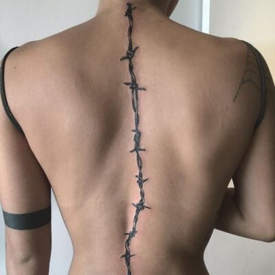 tattoo kẽm gai dọc lưng