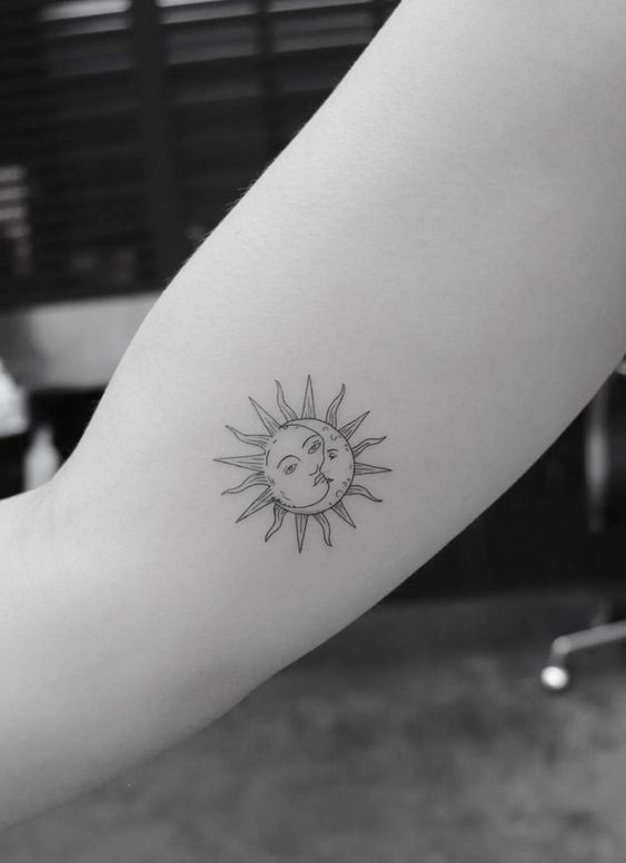 tattoo mặt trời và mặt trăng cực chất