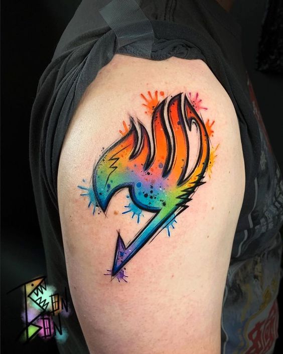 tattoo mẫu fairy tail đầy màu sắc ở bắp tay