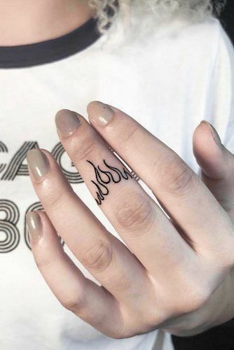 tattoo ngón tay họa tiết dễ thương