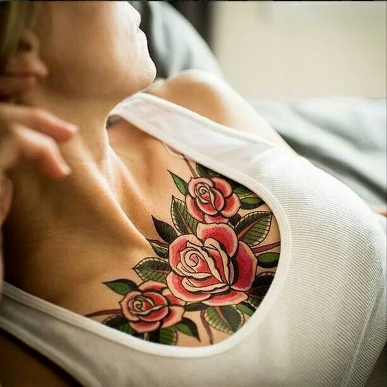 Tattoo nhiều hoa hồng cho nữ ở ngực