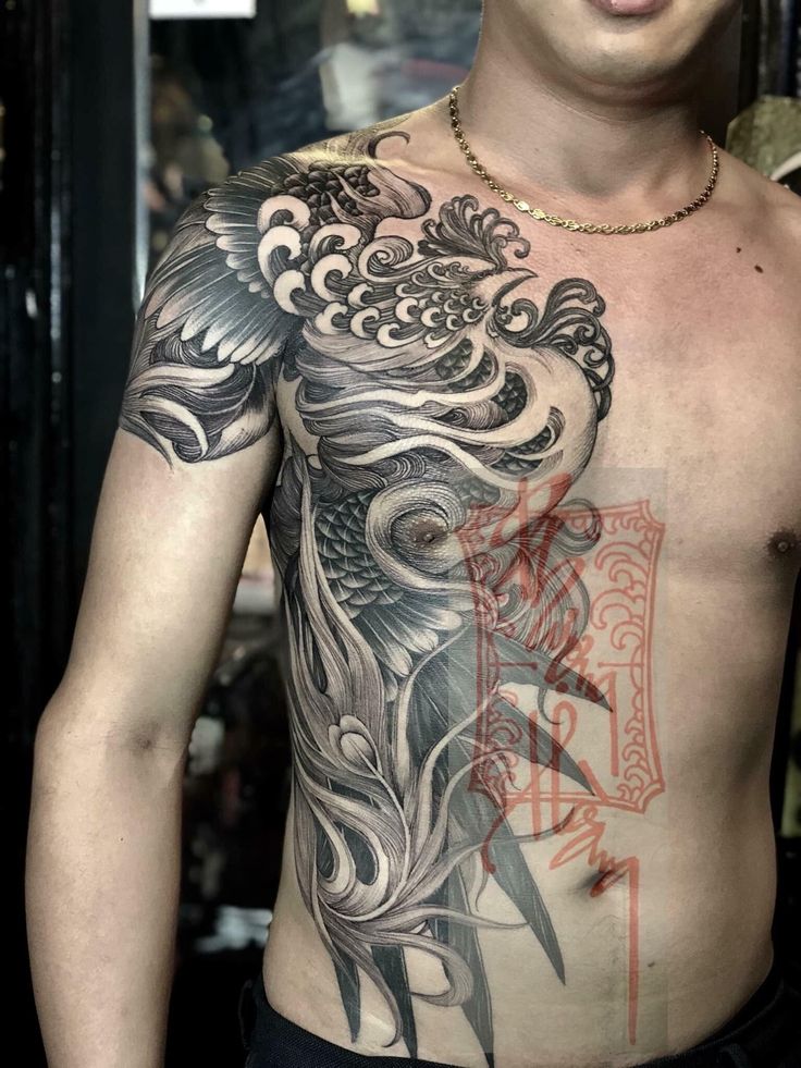 tattoo nửa mình chim ưng bị phong ấn