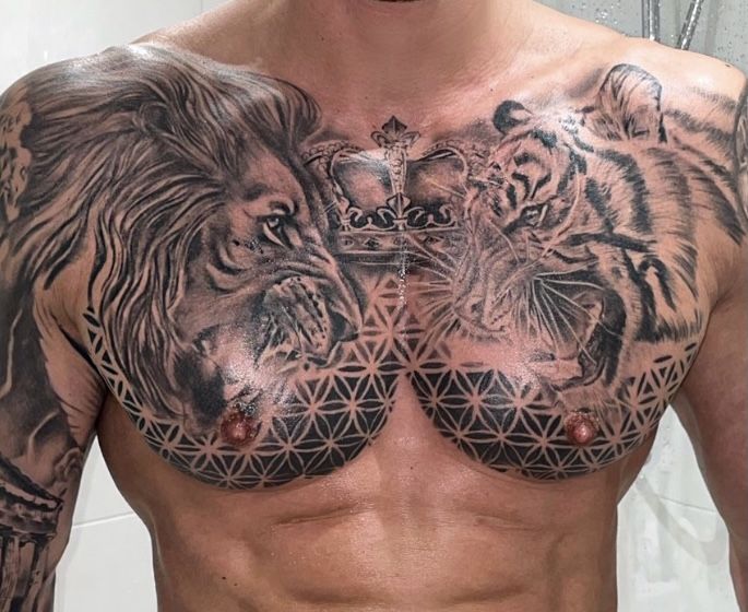 tattoo nửa mình hổ và sư tử