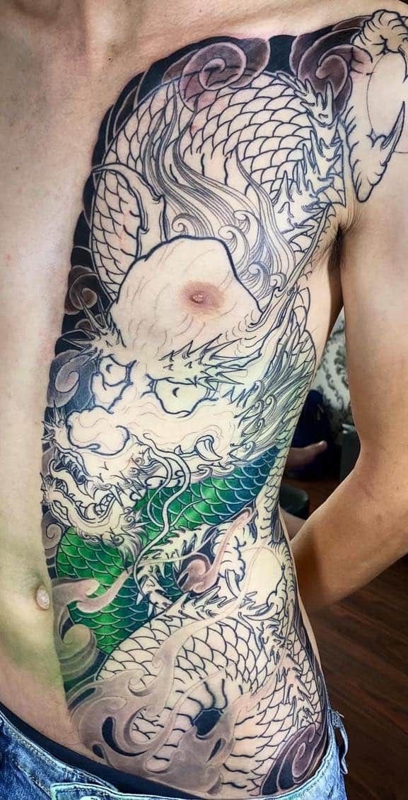 tattoo nửa mình rồng cực cá tính