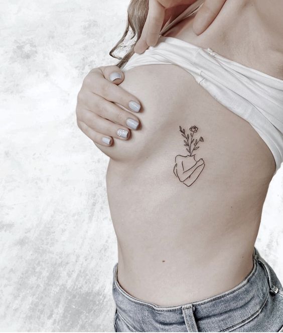 tattoo ở bên hông cực chất