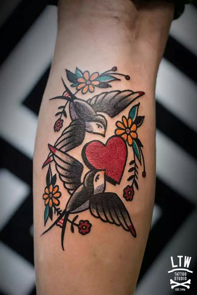 tattoo oldschool ở cẳng chân đầy ý nghĩa