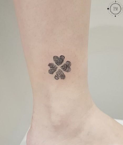 tattoo vân tay cỏ 4 lá dễ thương