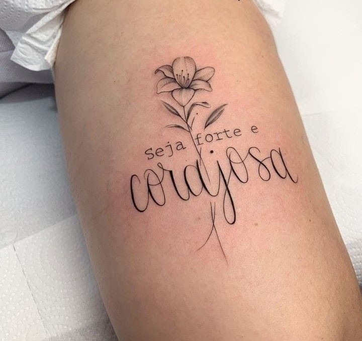 tinh tế với kiểu tattoo chữ la tinh trên tay