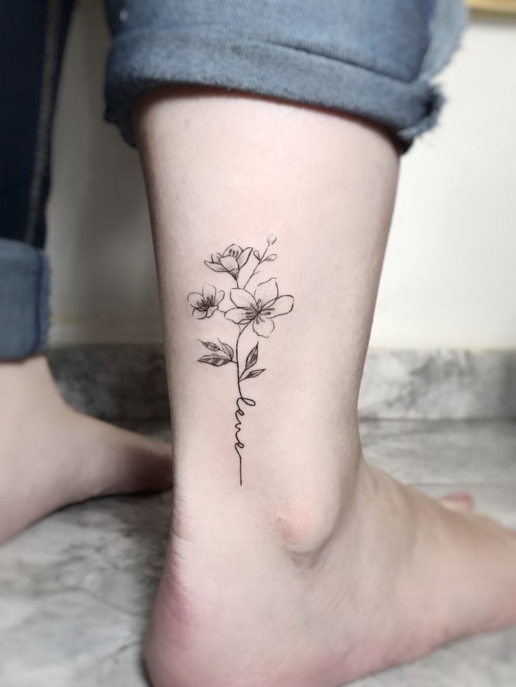 ý tưởng tattoo đơn giản gần mắt cá chân