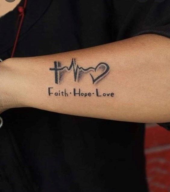 ý tưởng tattoo nhịp tim trên cẳng tay