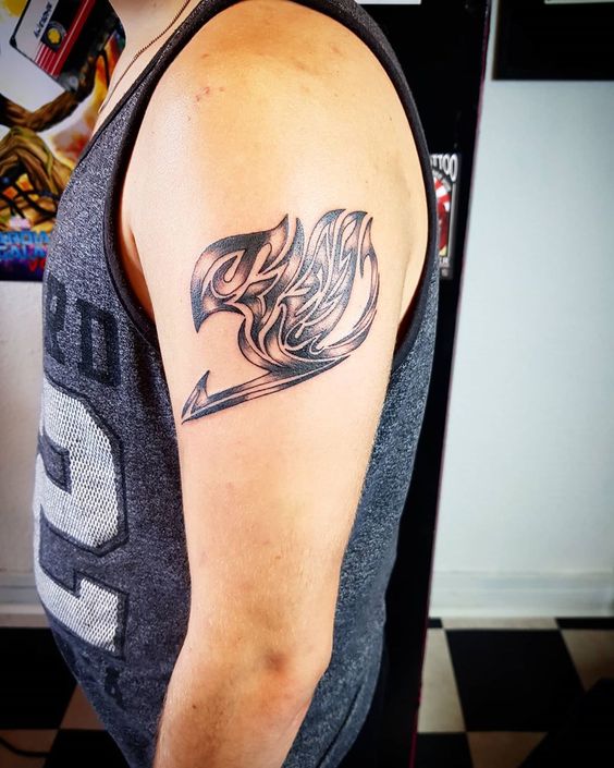 ý tưởng xăm fairy tail ở bắp tay nam
