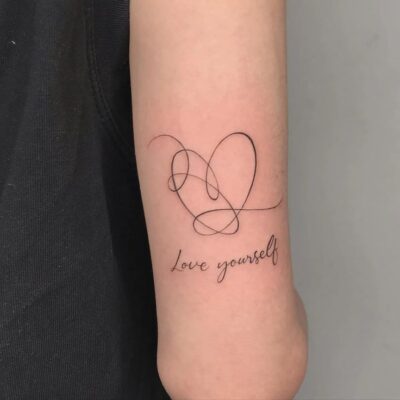 ý tưởng xăm love yourself cực xinh trên bắp tay