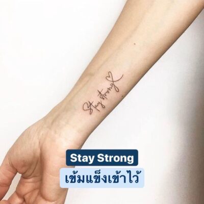 hình xăm chữ strong ở cổ tay