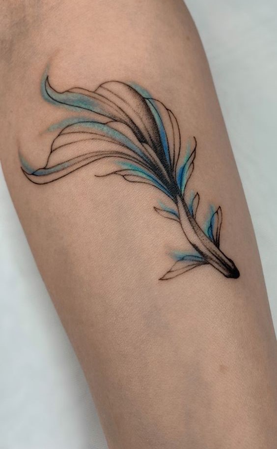 kiểu tattoo cẳng tay mẫu cá chép cách điệu