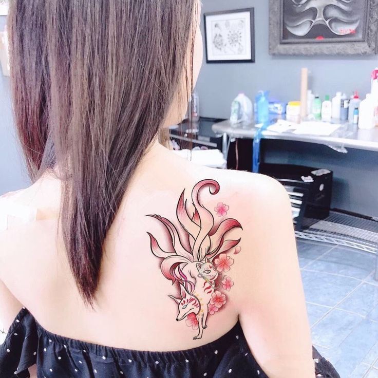 kiểu tattoo cáo chín đuôi sau bả vai