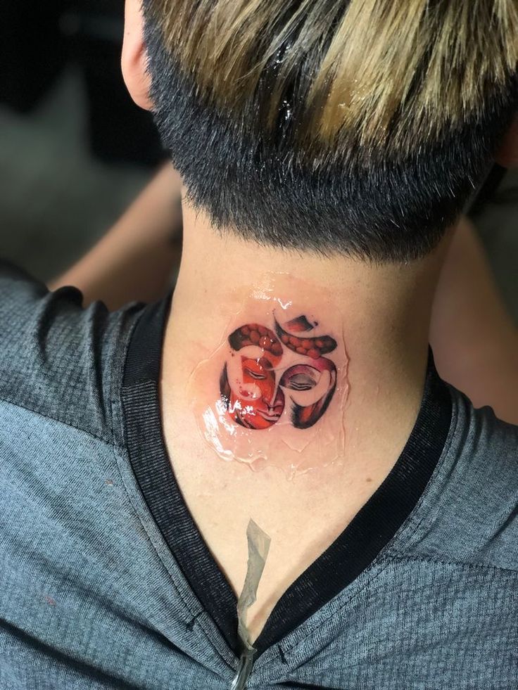 kiểu tattoo chữ phạn sau gáy cực chất