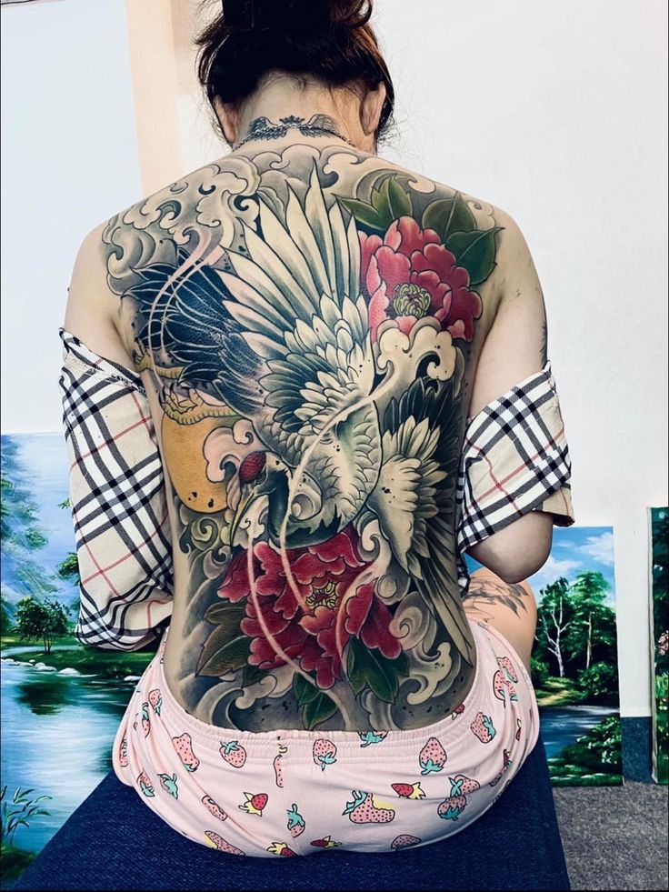 kiểu tattoo con hạc full lưng cực chất