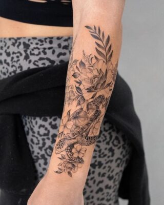 kiểu tattoo con rùa trên cẳng tay