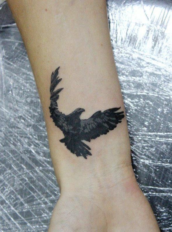 kiểu tattoo mini mẫu đại bàng